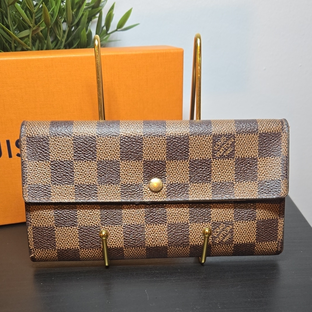 LOUIS VUITTON DAMIER EBENE PATTERN SARA WALLET